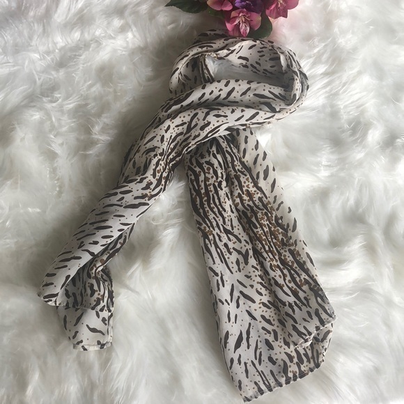 Vintage Accessories - Classic Scarf Leopard Print